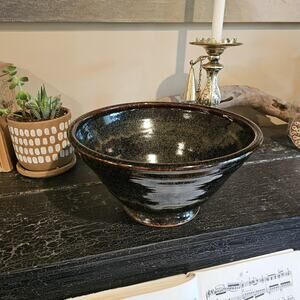 Hand Thrown Pottery Serving Bowl 2.5 Quart